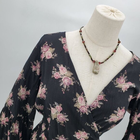 American Eagle Womens Boho Bell Sleeve Floral Romper Shorts Sz M V-Neck Pockets - Picture 5 of 16